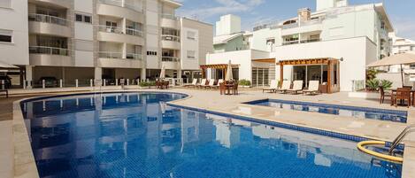 Basic Apartment | Pool