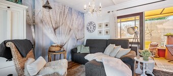 Apartment 'Kleine Oase Stuhr im Container' with Shared Terrace, Garden, and Wi-Fi