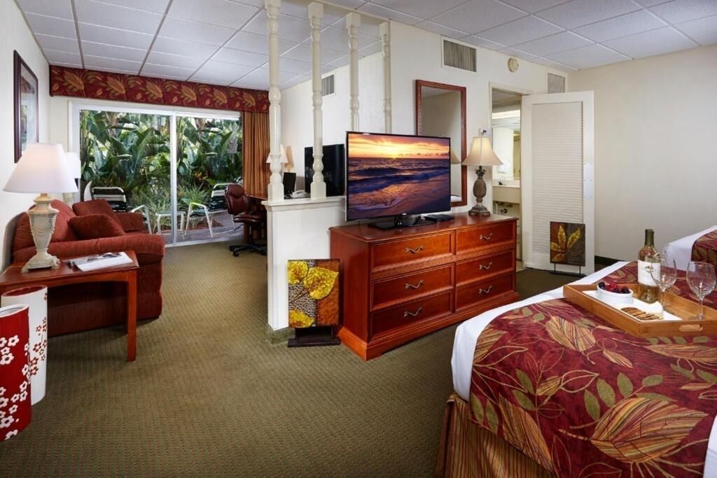 Stylish Room Close To Naples Zoo  5 Min Drive Away - Naples, FL
