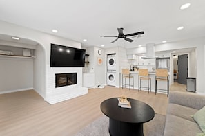 TV, fireplace