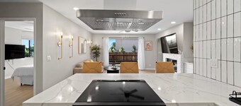 Ocean View 2-bedroom Luxury apartment with AC in San Diego