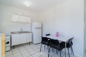 Basic Apartment | Dining