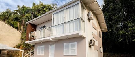 Basic Apartment | Exterior