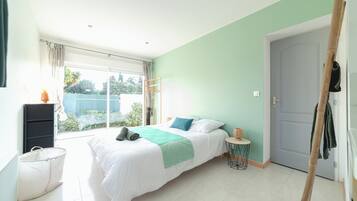 5 sovrum, skrivbord, strykjÀrn/strykbrÀda och resesÀng