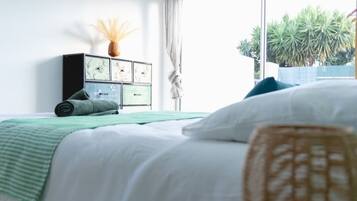 5 bedrooms, desk, iron/ironing board, travel cot