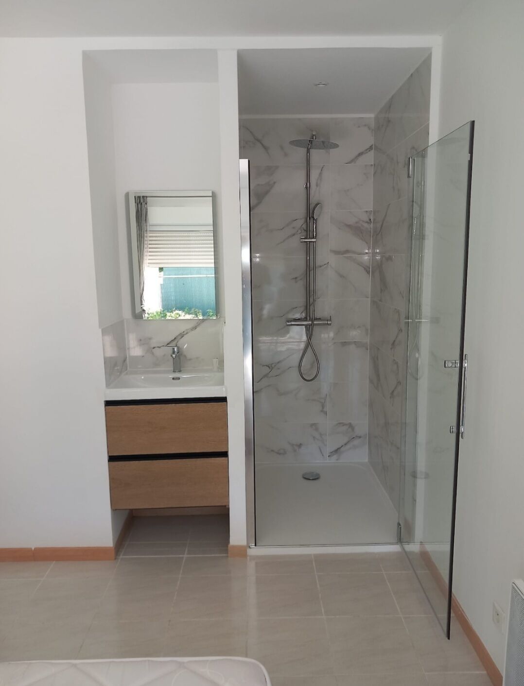 淋浴设施、吹风机