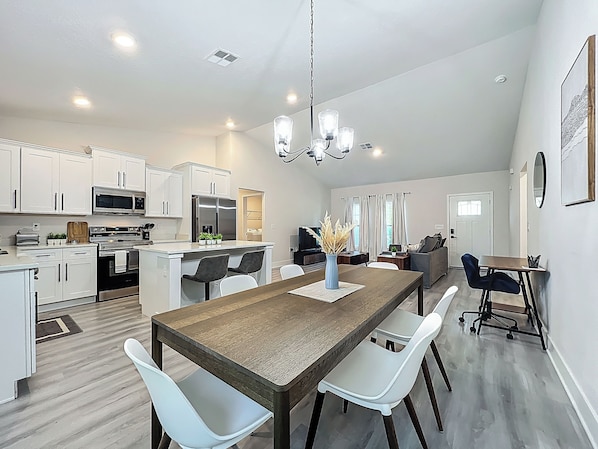 Unclassified image, 1 of 31, button