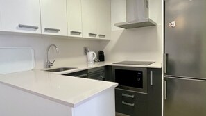 Apartment | Private kitchen - Apartment in Estartit With Pets Allowed (Torroella de Montgrí)