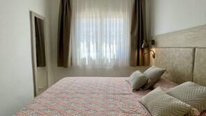 Apartment | 2 bedrooms, iron/ironing board - Apartment in Estartit With Pets Allowed (Torroella de Montgrí)