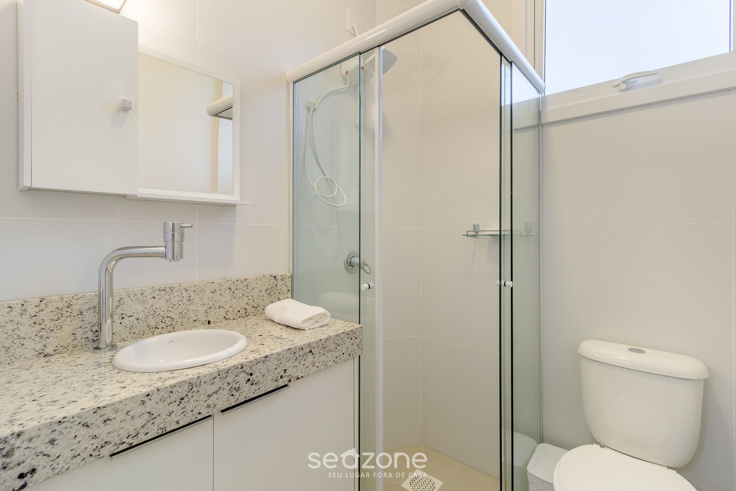 Basic Apartment | Bathroom