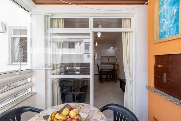 Basic Apartment | Outdoor dining - Beautiful apt 2 Minutes From Canas Beach Rsa025 (Florianópolis)