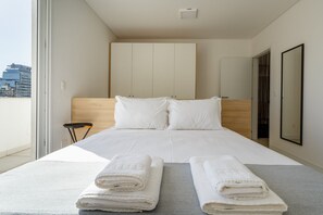 Room - Apartment in the Center With Pool Rri103 (Florianópolis)