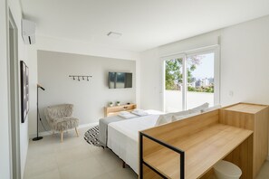 Basic Apartment - Apartment in the Center With Pool Rri103 (Florianópolis)