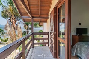 Villa | Property grounds - Duplex House w/ Beautiful View 80m Beach Rrf2562 (Florianópolis)