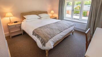 2 bedrooms, individually decorated, individually furnished, free WiFi