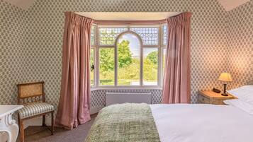 2 bedrooms, individually decorated, individually furnished, free WiFi