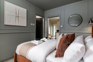 1 habitación, tabla de planchar con plancha, wifi y ropa de cama 