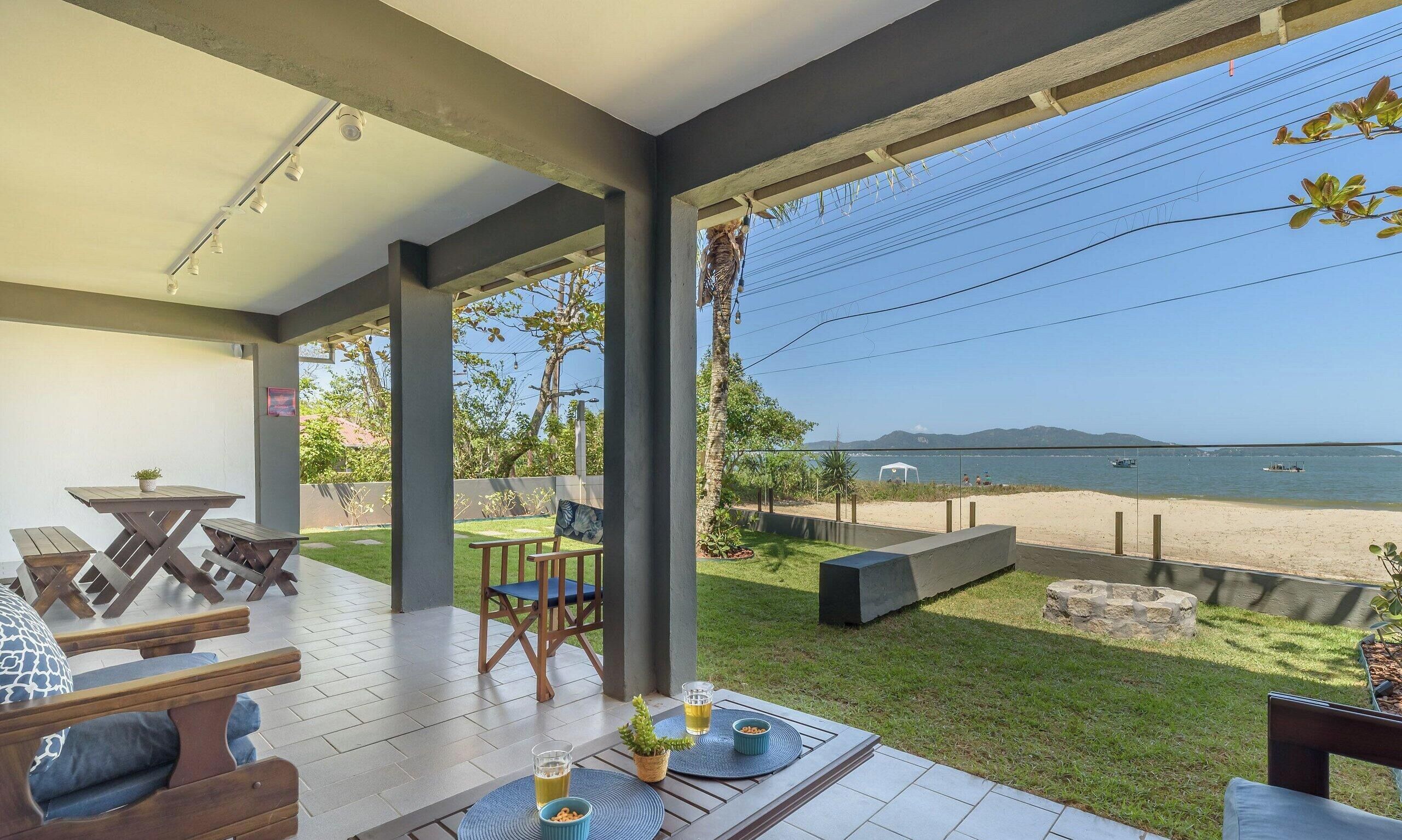 Basic Villa | Outdoor dining