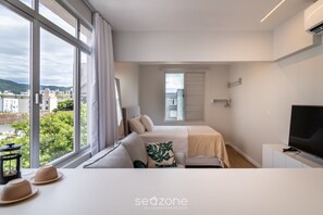 Unclassified image, 5 of 6, button - Charming Studio in Itacorubi Jvv303 (Florianópolis)