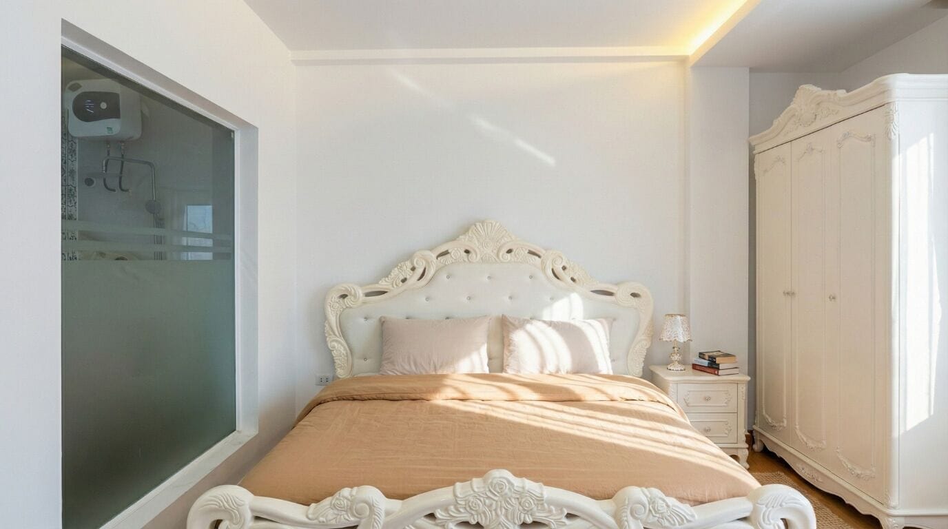 Literie hypoallergénique, bureau, rideaux occultants