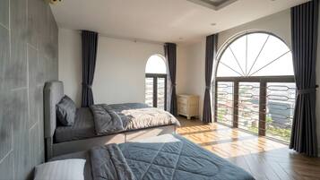 Family Suite Room | Allergivenligt sengetøj, skrivebord, mørklægningsgardiner, lydisolering