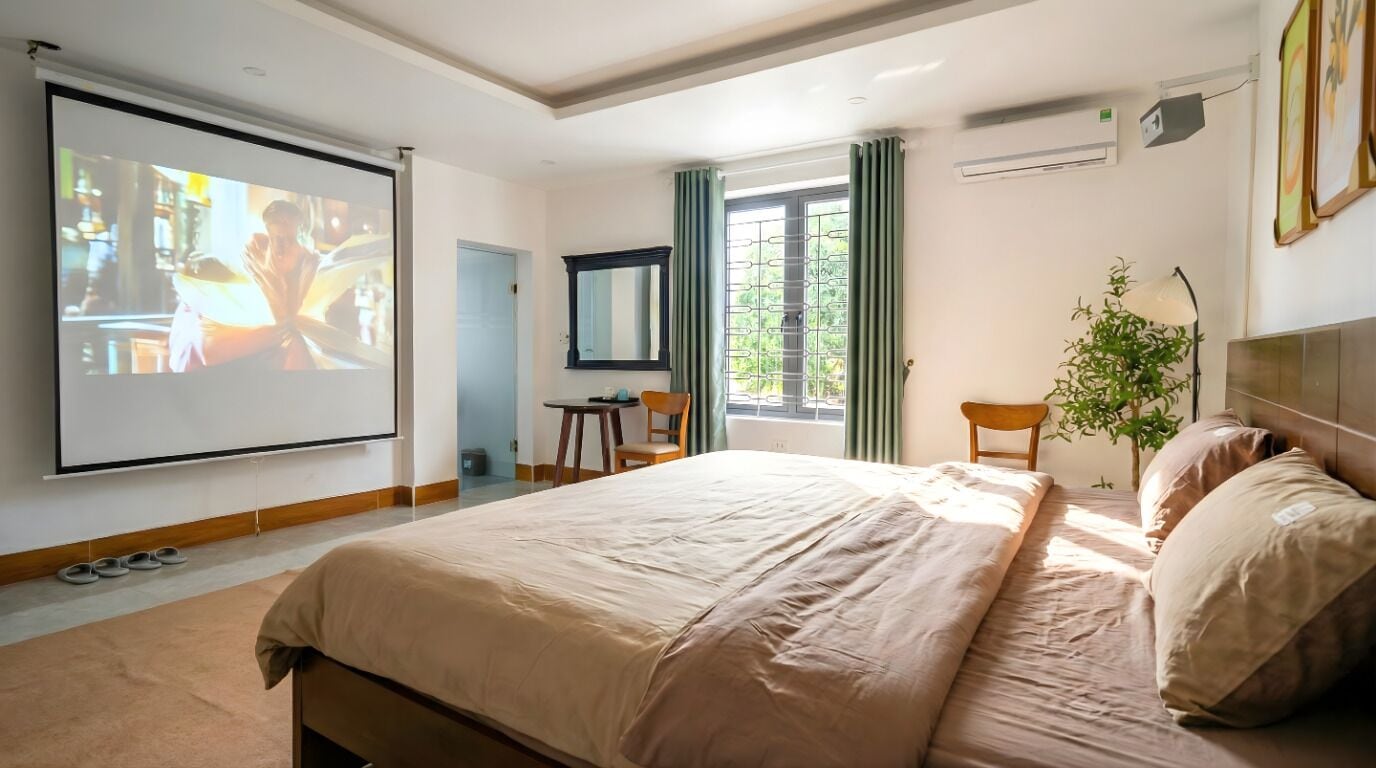 Literie hypoallergénique, bureau, rideaux occultants