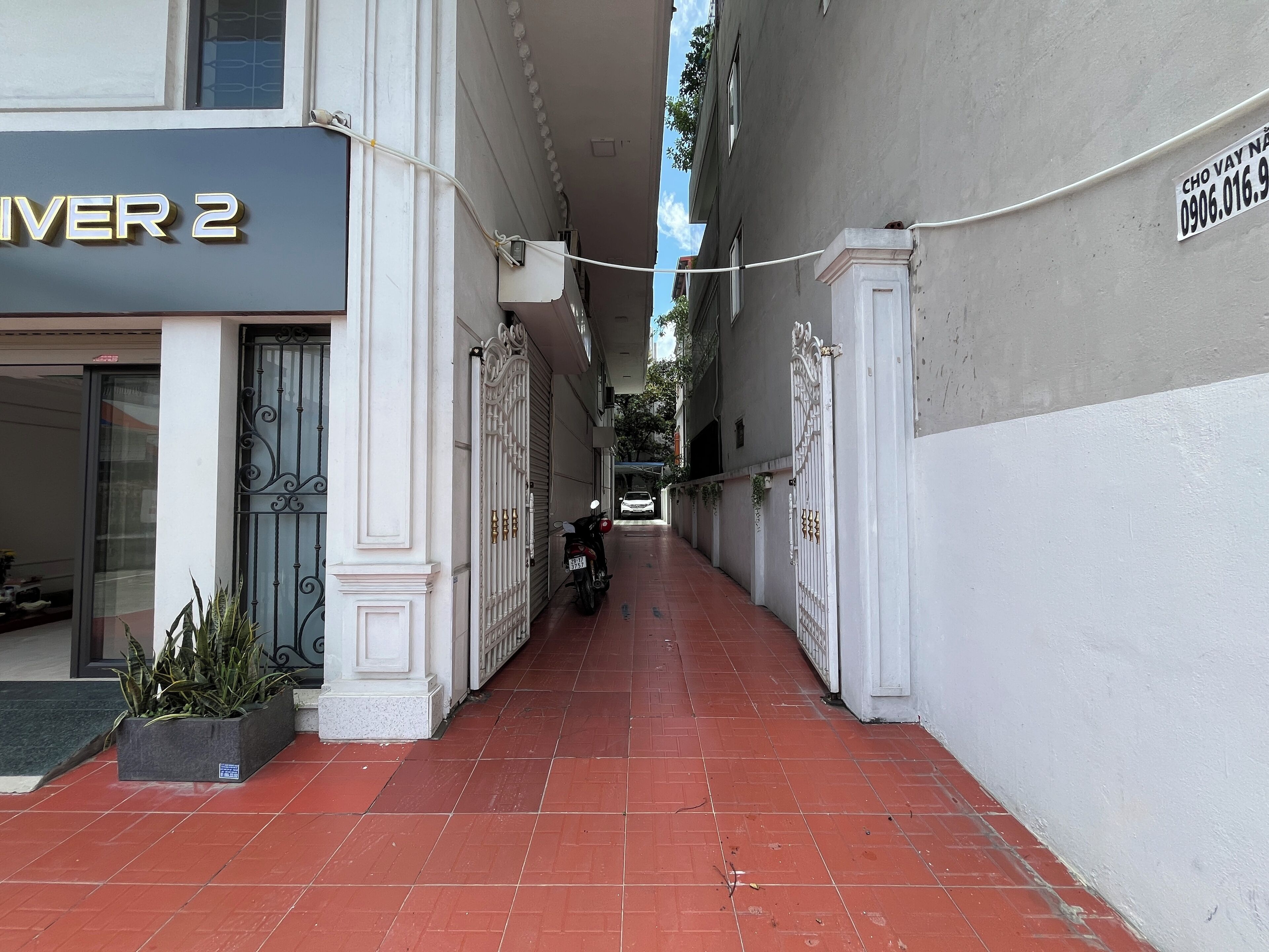 Fachada de la propiedad