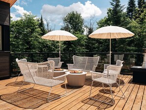 Terrace/patio - Le Belvédère - Scandinavian style nature cottage (Saint-Adolphe-d`Howard)