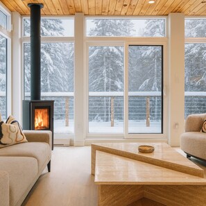 Interior - Le Belvédère - Scandinavian style nature cottage (Saint-Adolphe-d`Howard)