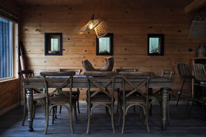 Petit déjeuner complet compris tous les jours