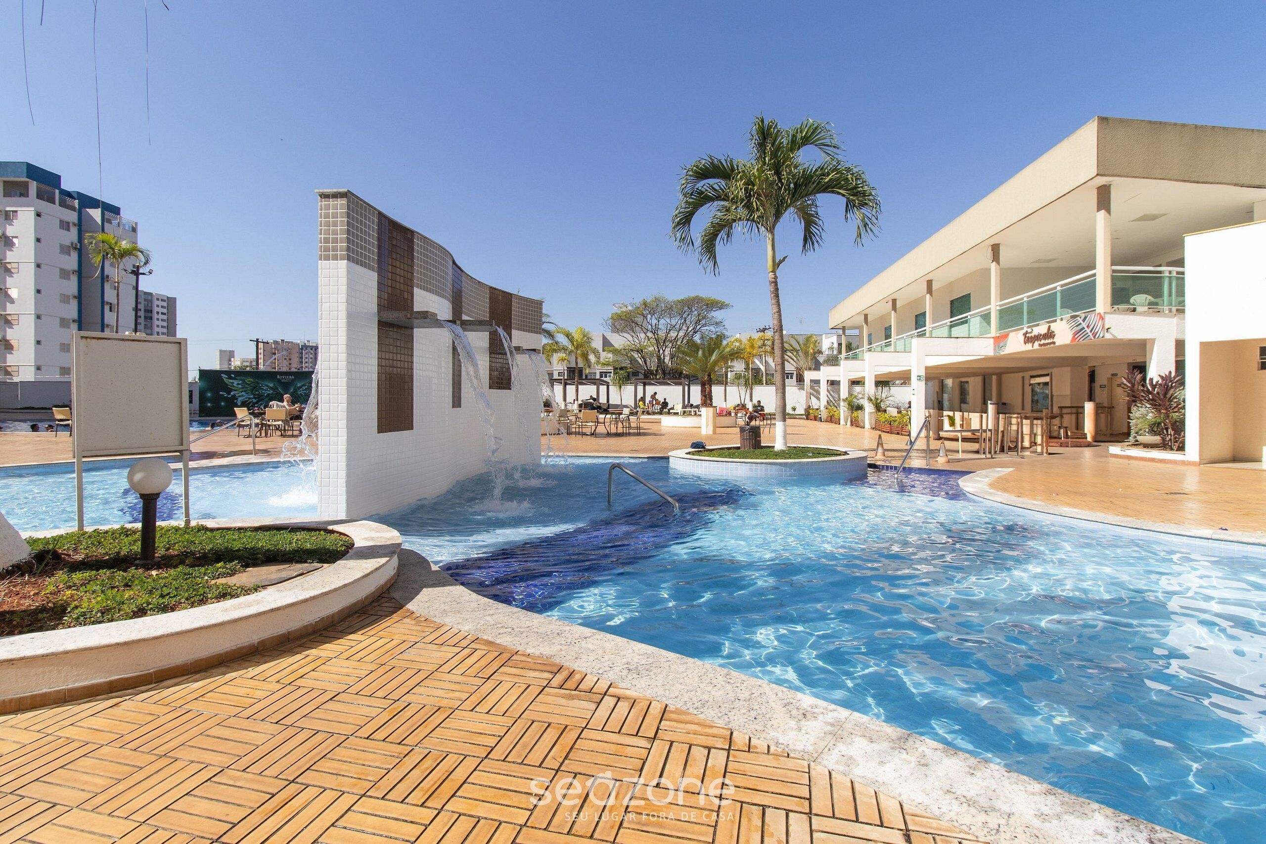 基础公寓 | 泳池