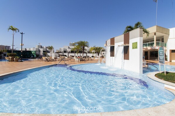 Basic Apartment | Pool