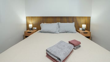 1 habitación, tabla de planchar con plancha, wifi gratis y ropa de cama