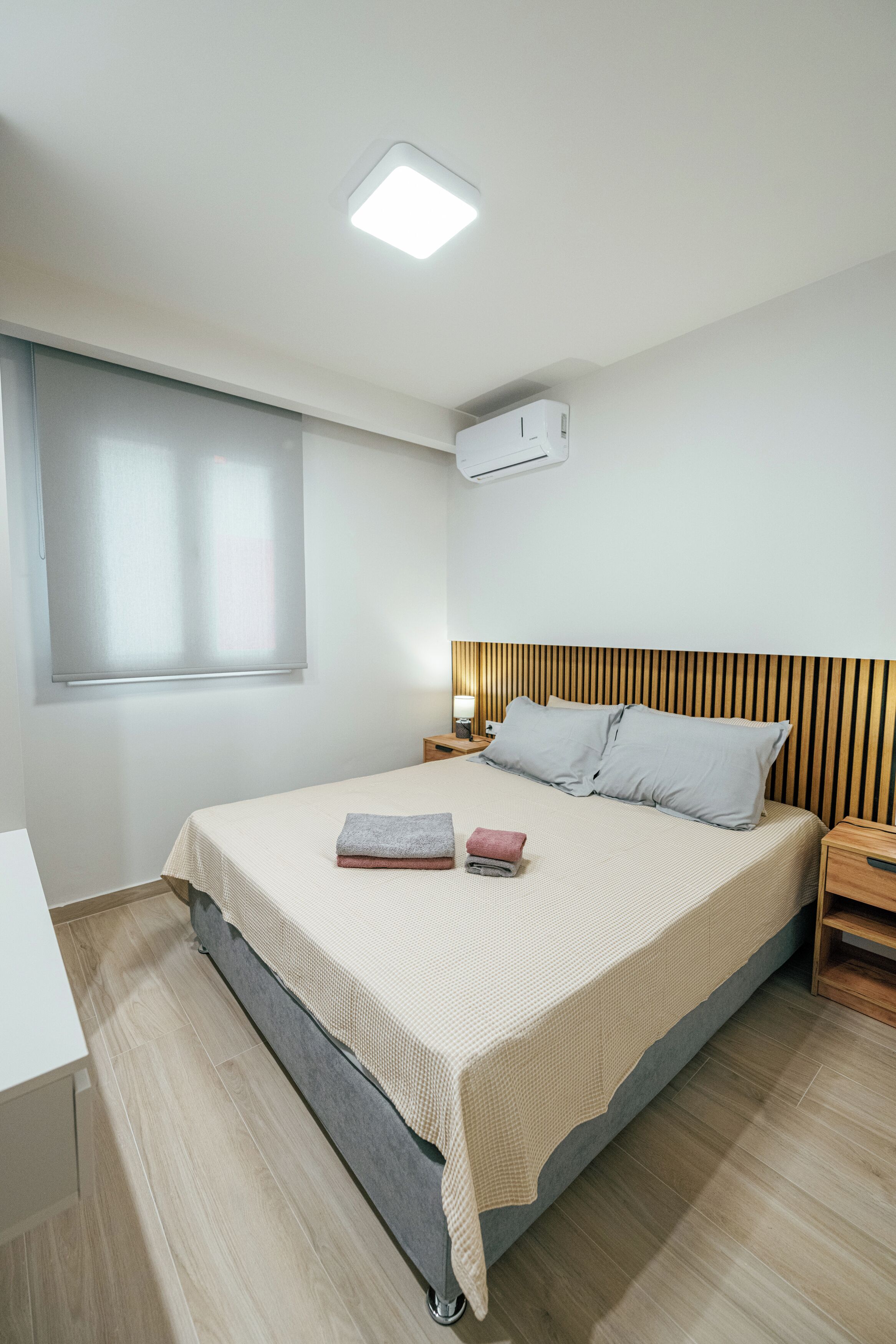 1 habitación, tabla de planchar con plancha, wifi gratis y ropa de cama 