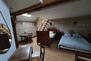 2 bedrooms, bed sheets