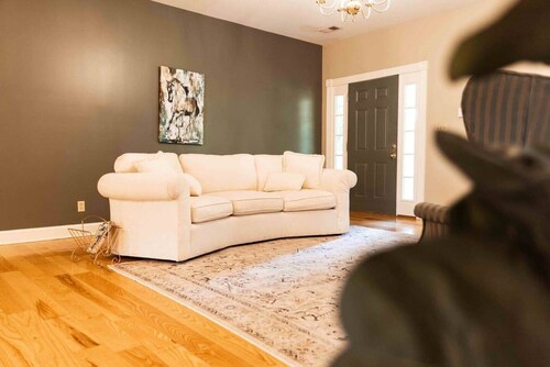 Guest Home on Historic Horse Farm