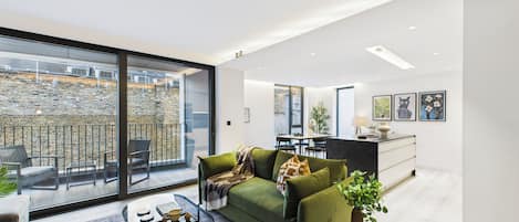 Duplex conforto, sacada | Escrivaninha, espaço de trabalho para notebook