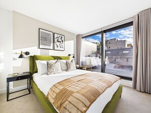 Apartament exclusiu | Escriptori i espai de treball apte per a portàtils 