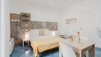 1 Schlafzimmer, BĂŒgeleisen/BĂŒgelbrett, WLAN, BettwĂ€sche