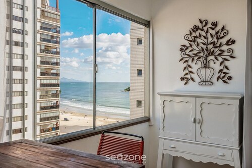 Beachfront apt BC Center Close to Attract. Aco803
