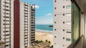 A high-rise building with a beach view. - Beachfront apt BC Center Close to Attract. Aco803 (Balneário Camboriú)