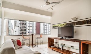 Basic Apartment | Living area