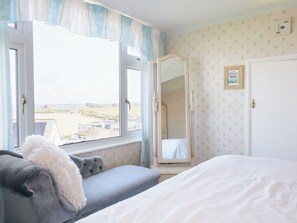 4 dormitorios, decoración individual, mobiliario individual