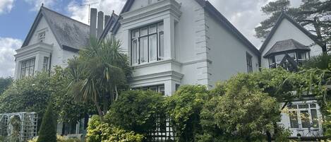 บริเวณภายนอก