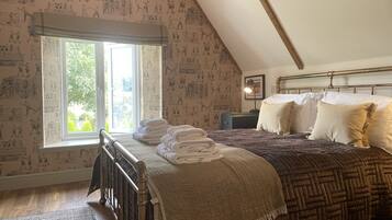 Individually decorated, individually furnished, free WiFi