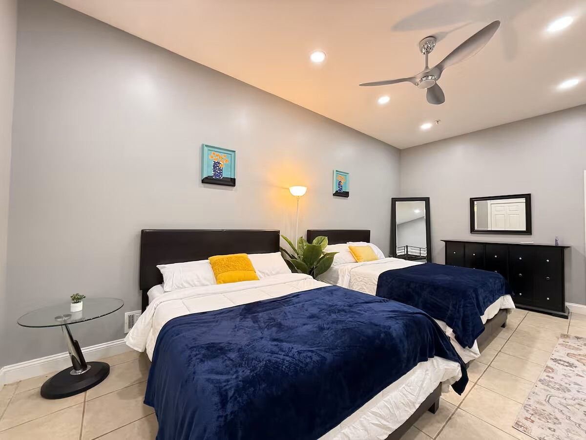 2 habitaciones, tabla de planchar con plancha y wifi gratis 