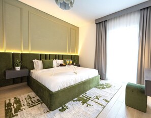 1 Schlafzimmer, Schreibtisch, Bügeleisen/Bügelbrett, Reisekinderbett