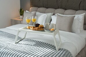 1 Schlafzimmer, Schreibtisch, Bügeleisen/Bügelbrett, Reisekinderbett