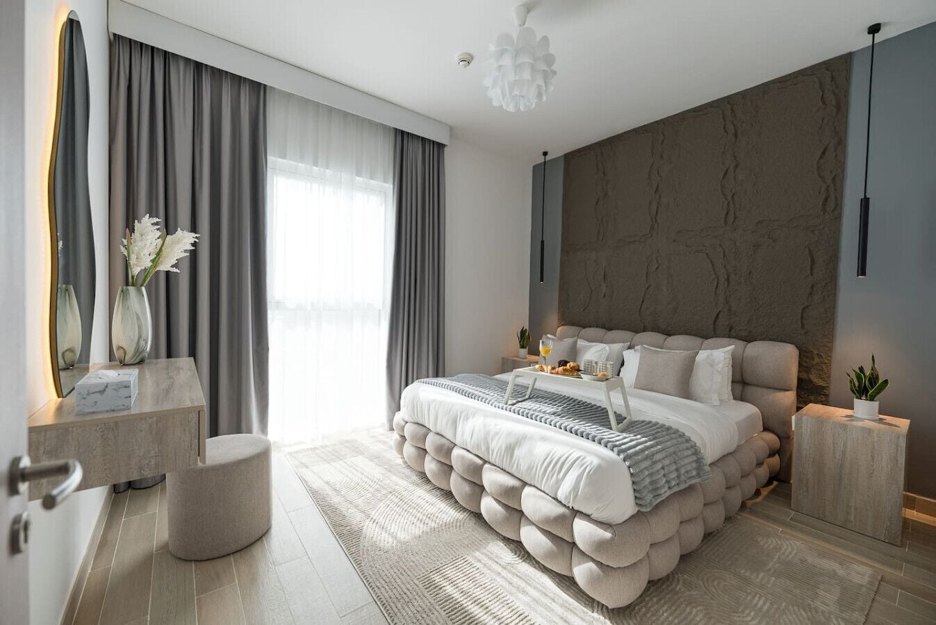 1 Schlafzimmer, Schreibtisch, Bügeleisen/Bügelbrett, Reisekinderbett