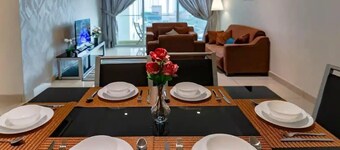 Chic 3BR KSL Desplanade 2 TVs Free Parking